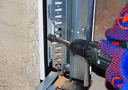 United Garage Doors Clackamas, OR 503-744-0058 - installation-side